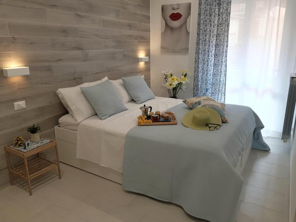 Martin Holiday Apartments Giardini Naxos Eksteriør bilde