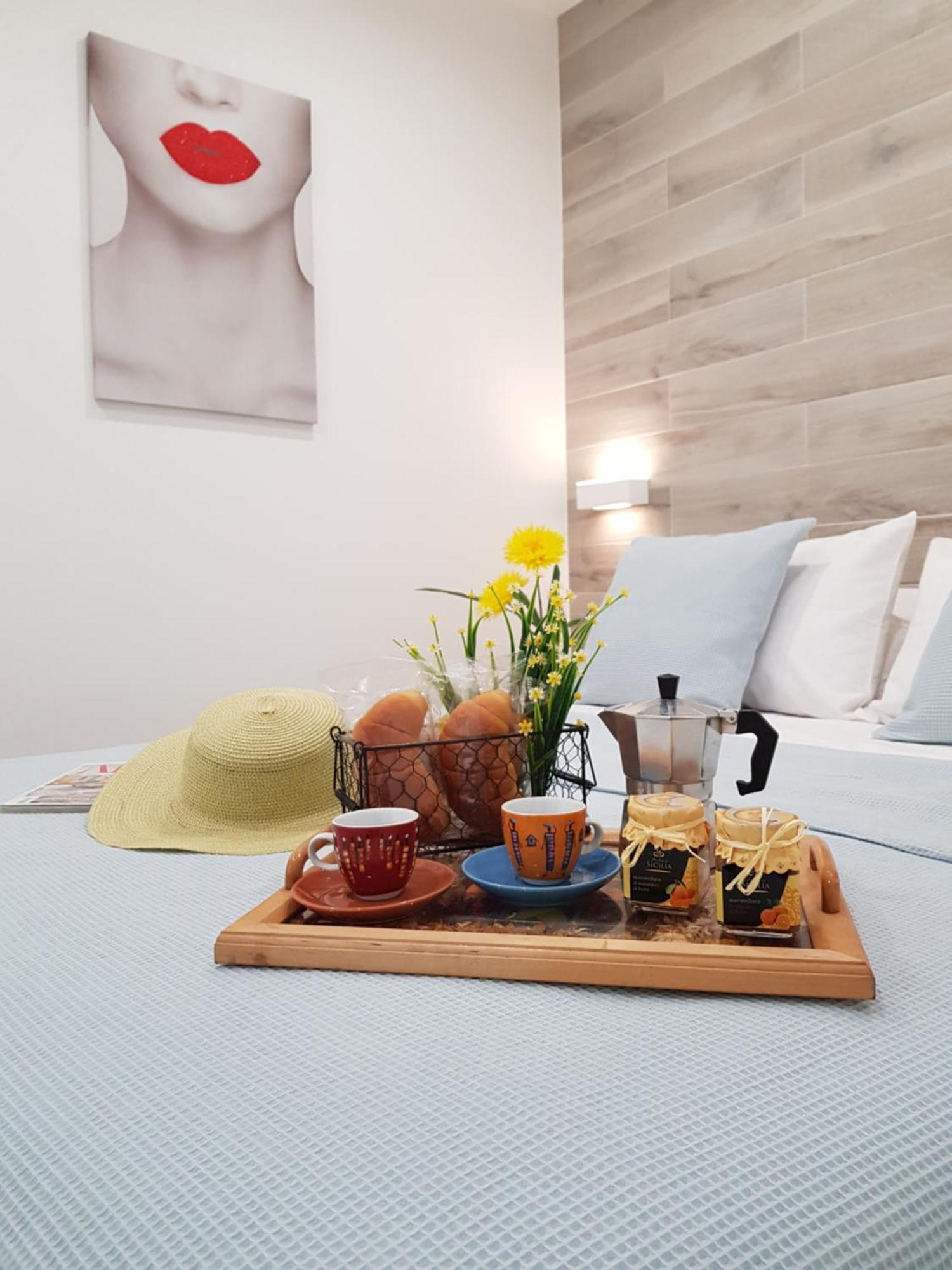 Martin Holiday Apartments Giardini Naxos Rom bilde